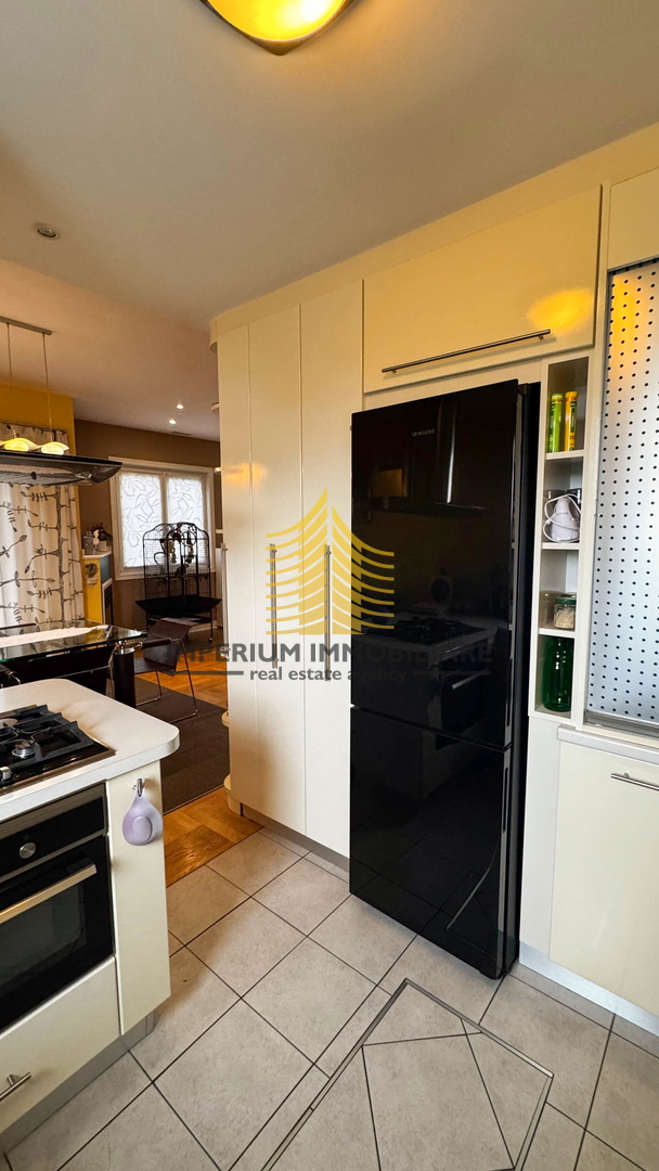 Casa, Vendita, Zaprešić, Centro, 200m2, Indipendente