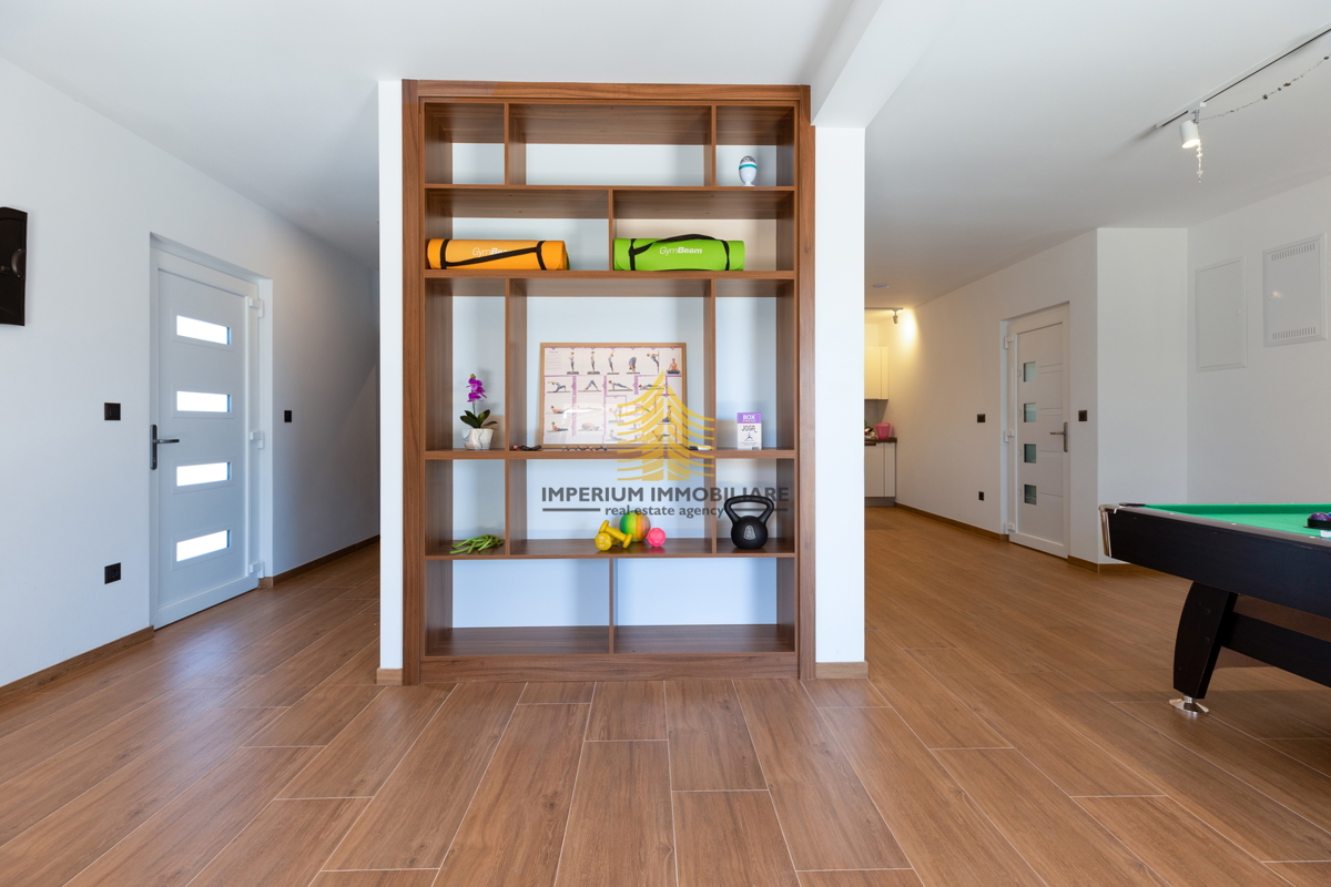 Casa, Vendita, Kaštel Lukšić, 113m2, Indipendente