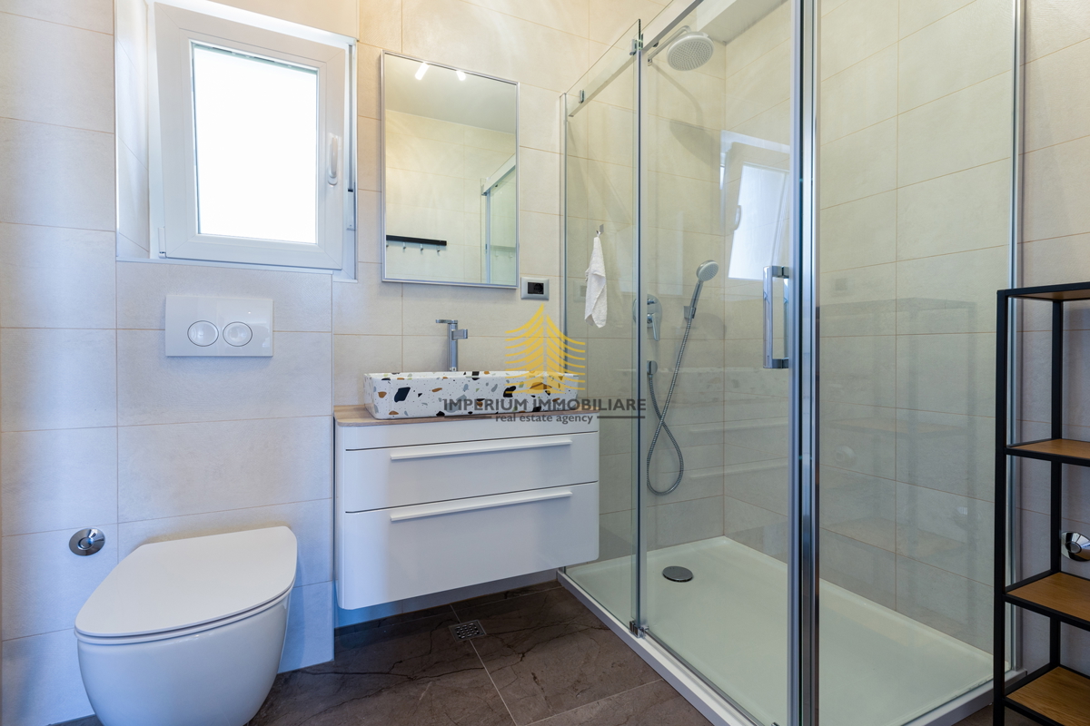 Casa, Vendita, Kaštel Lukšić, 113m2, Indipendente