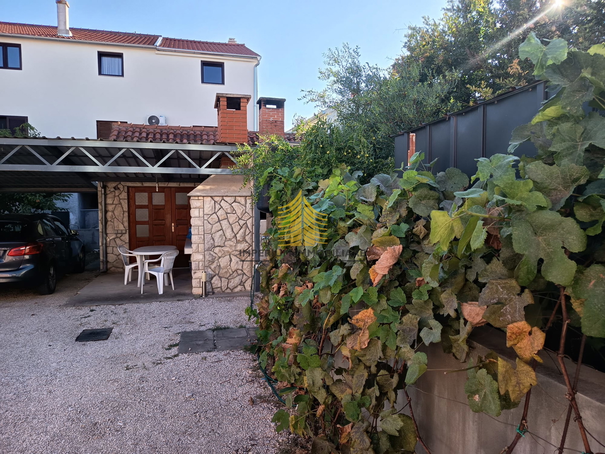 Casa, Vendita, Biograd na Moru, 264m2, Edificio residenziale plurifamiliare
