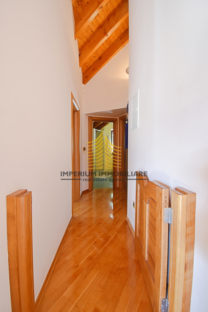 Casa, Vendita, Podsljeme, Gračani, 335m2, Indipendente