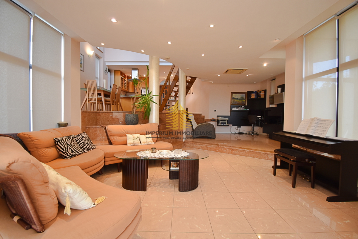 Casa, Vendita, Podsljeme, Gračani, 335m2, Indipendente