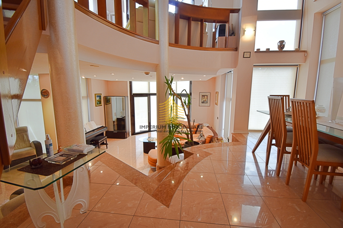 Casa, Vendita, Podsljeme, Gračani, 335m2, Indipendente