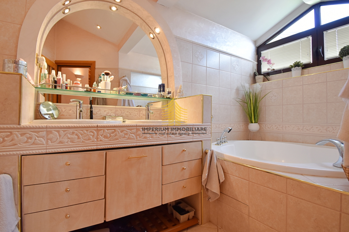 Casa, Vendita, Podsljeme, Gračani, 335m2, Indipendente