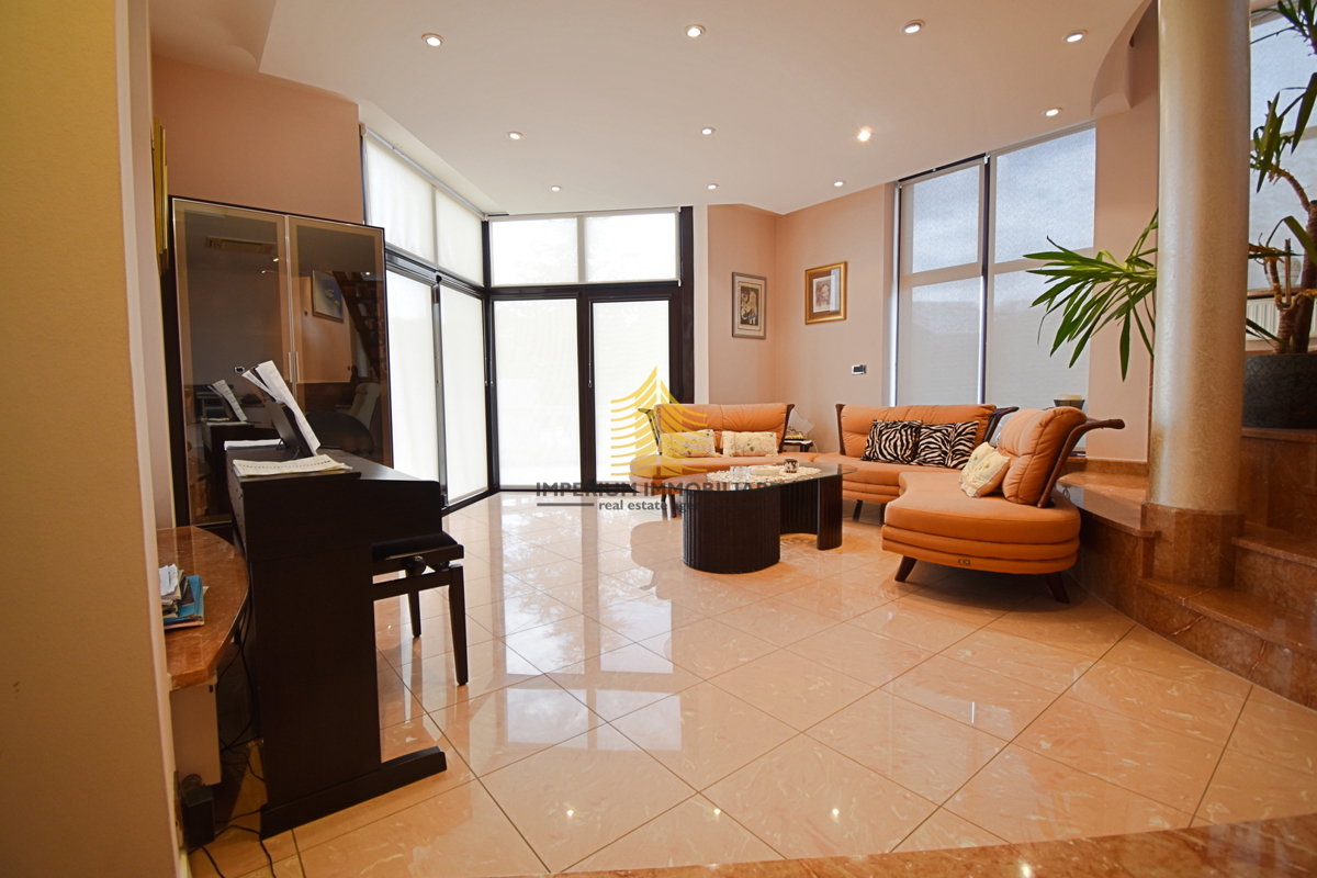 Casa, Vendita, Podsljeme, Gračani, 335m2, Indipendente