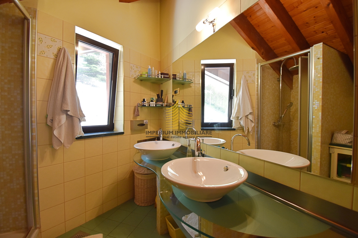 Casa, Vendita, Podsljeme, Gračani, 335m2, Indipendente