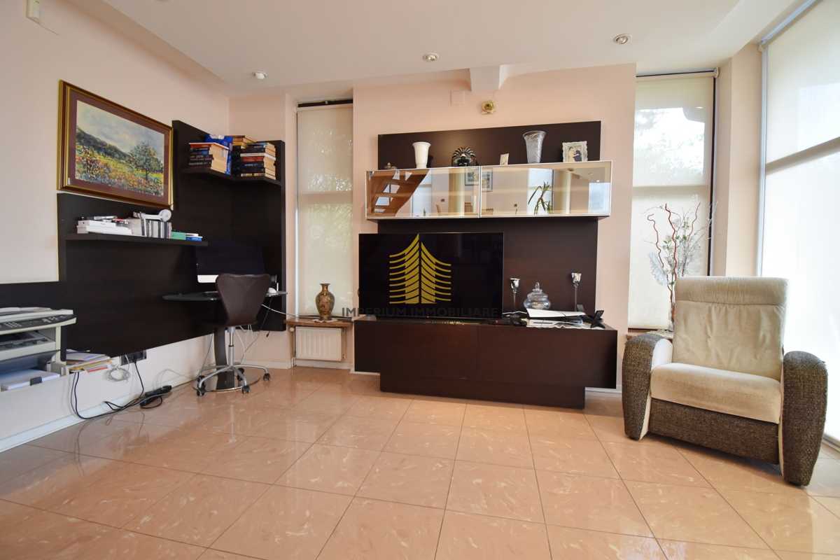 Casa, Vendita, Podsljeme, Gračani, 335m2, Indipendente