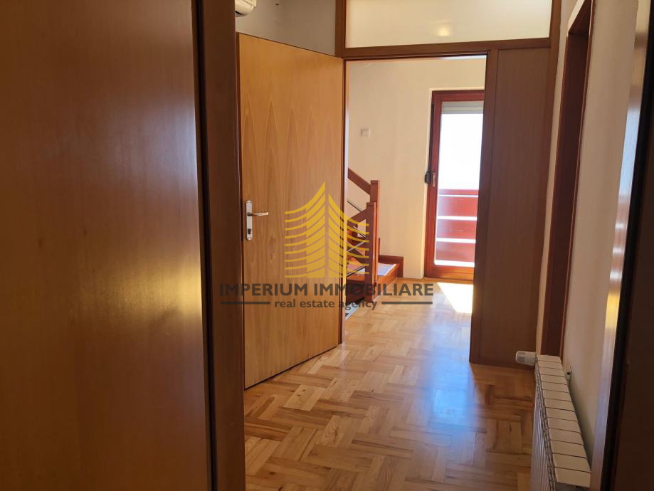 Casa, Vendita, Samobor, Giznik, 210m2, Indipendente