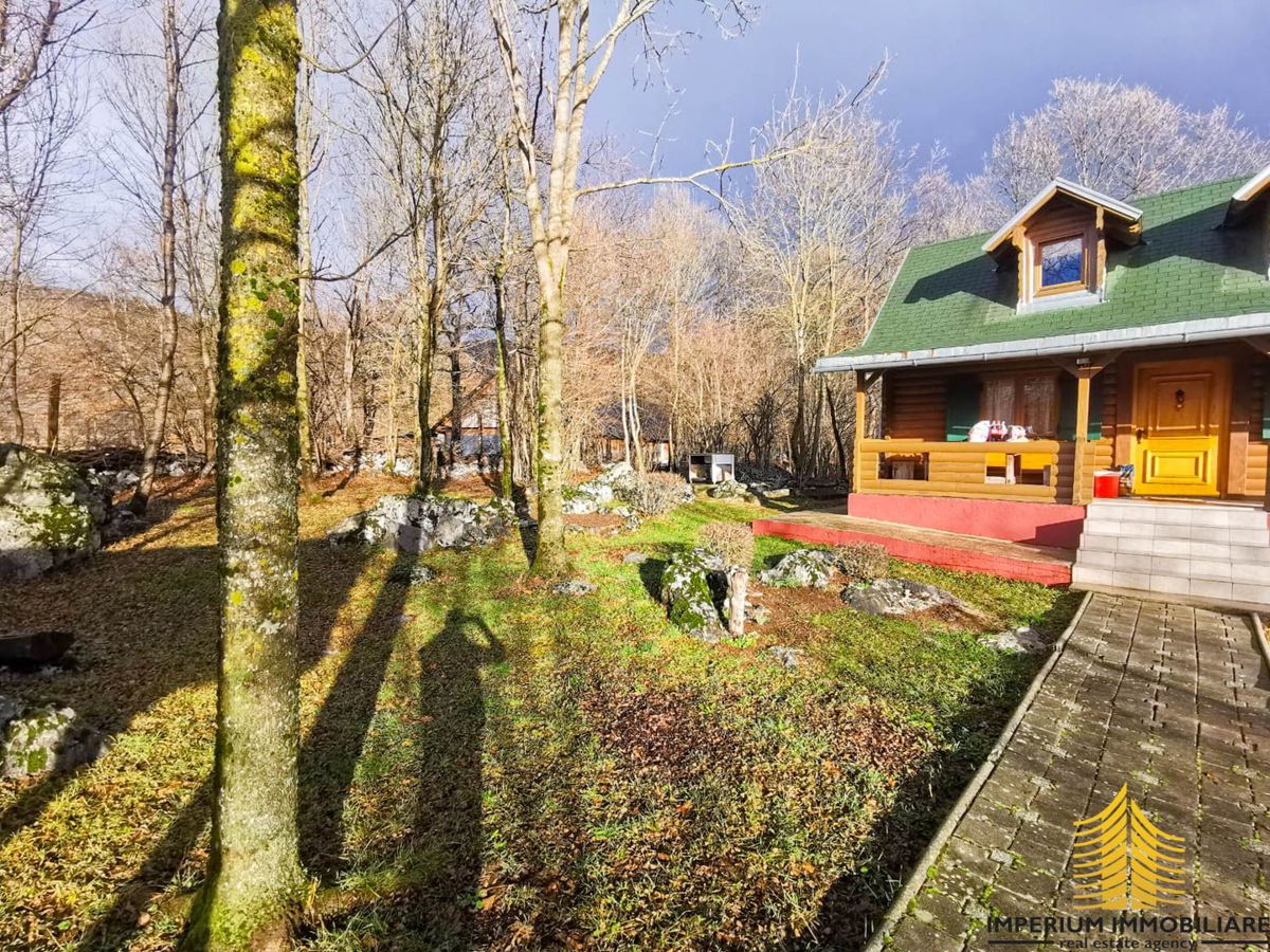 Terreno, Vendita, Gračac, 12646m2, Per investimento