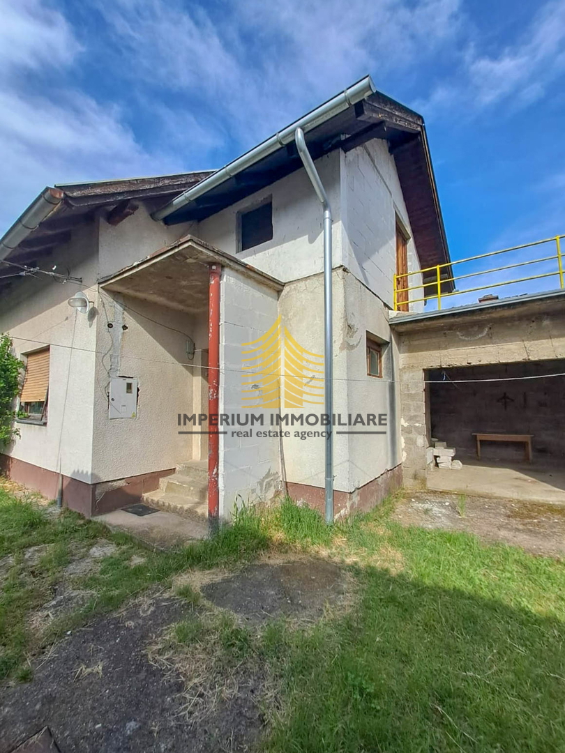 Casa, Vendita, Sisak, Via Tomićev, 86m2, Indipendente