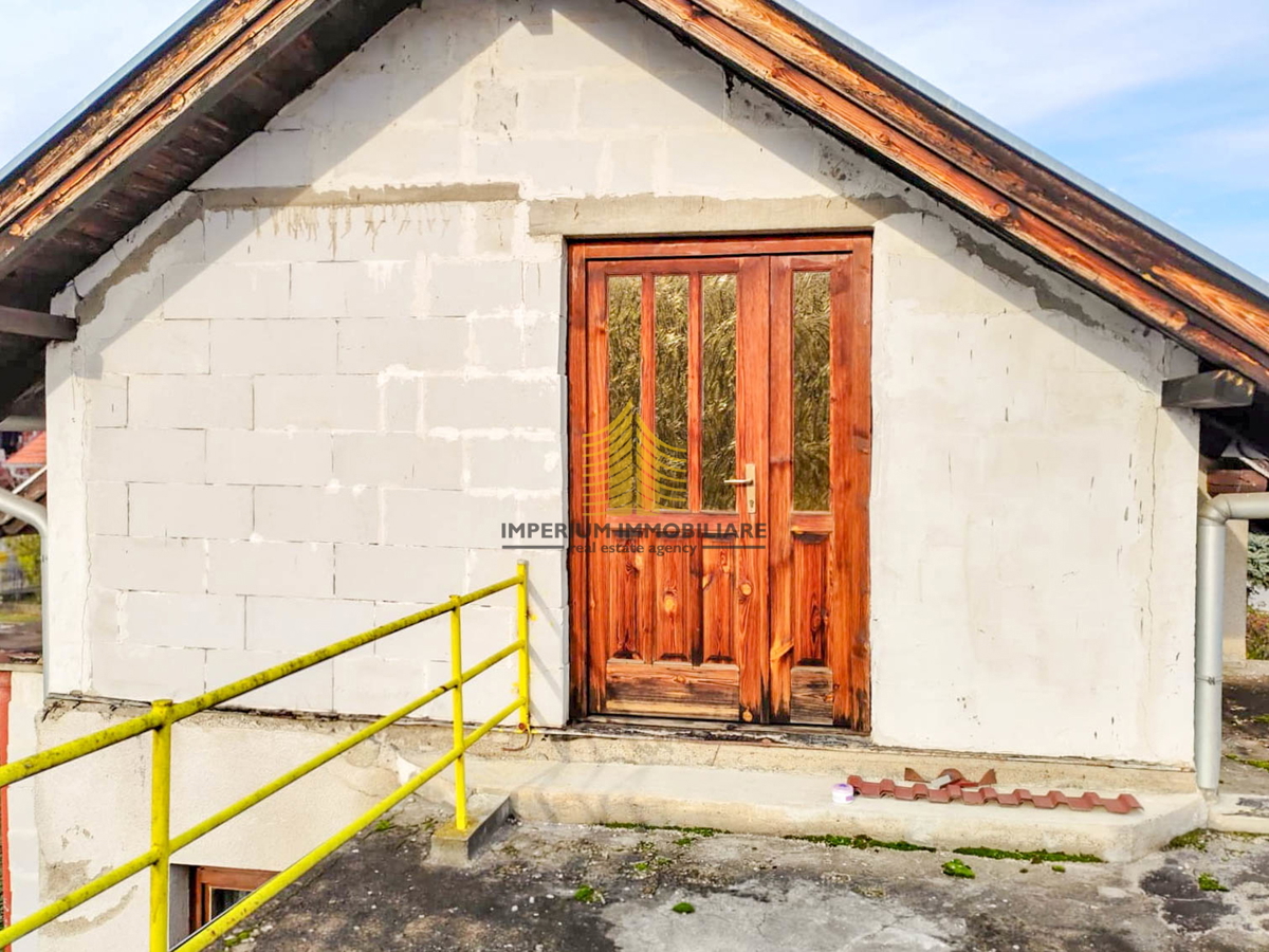 Casa, Vendita, Sisak, Via Tomićev, 86m2, Indipendente