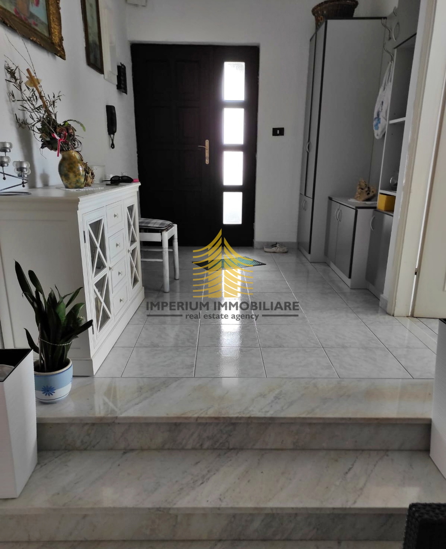 Appartamento, Vendita, Zadar, Petrići, 155 m², 3,5 locali (3 camere + soggiorno doppio)