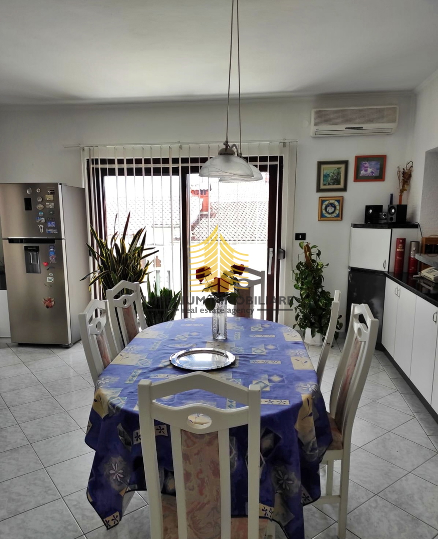 Appartamento, Vendita, Zadar, Petrići, 155 m², 3,5 locali (3 camere + soggiorno doppio)