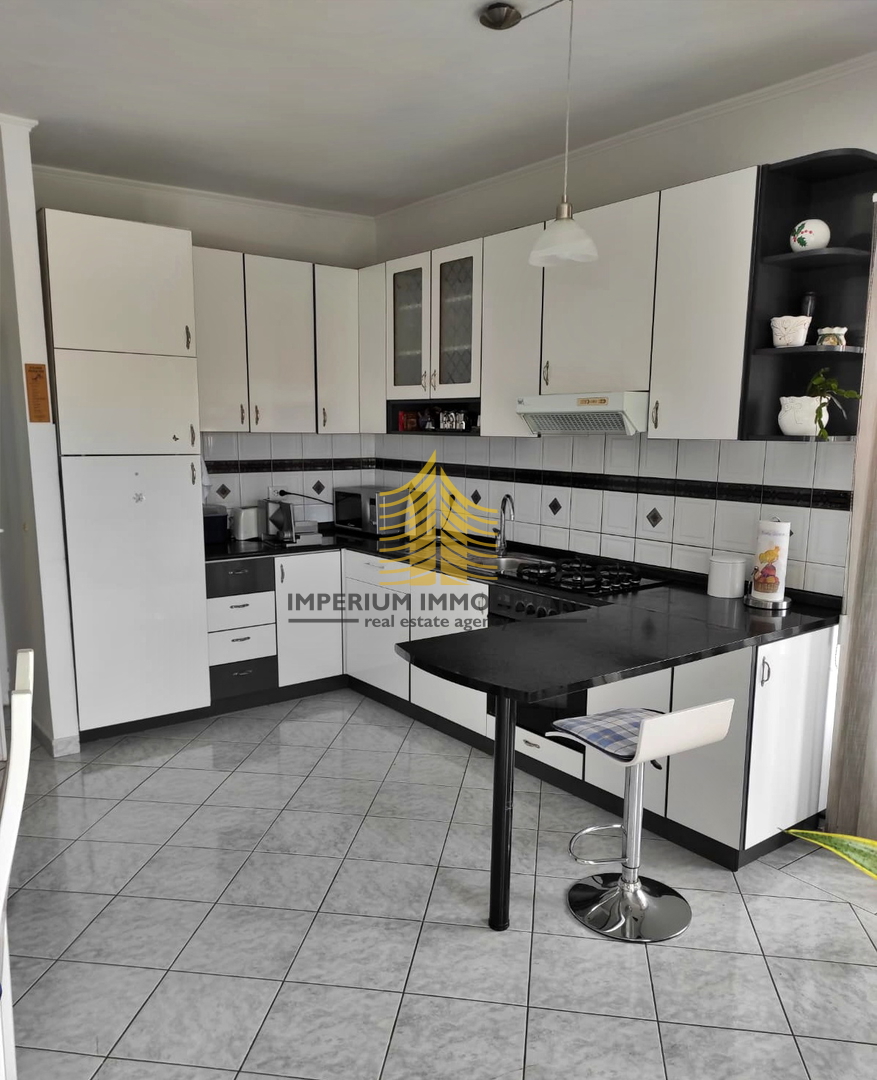 Appartamento, Vendita, Zadar, Petrići, 155 m², 3,5 locali (3 camere + soggiorno doppio)