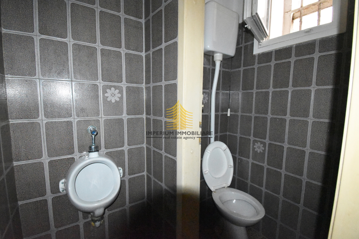 Locale commerciale, Vendita, Donji Grad, Donji grad, 60m2, Locale su strada