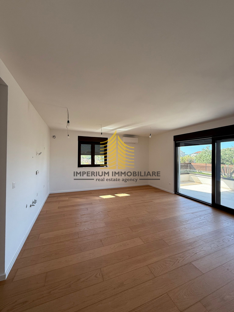 Appartamento, Vendita, Sveti Filip e Giacomo, Turanj, 100m2, 2,5 locali (2 camere + soggiorno)