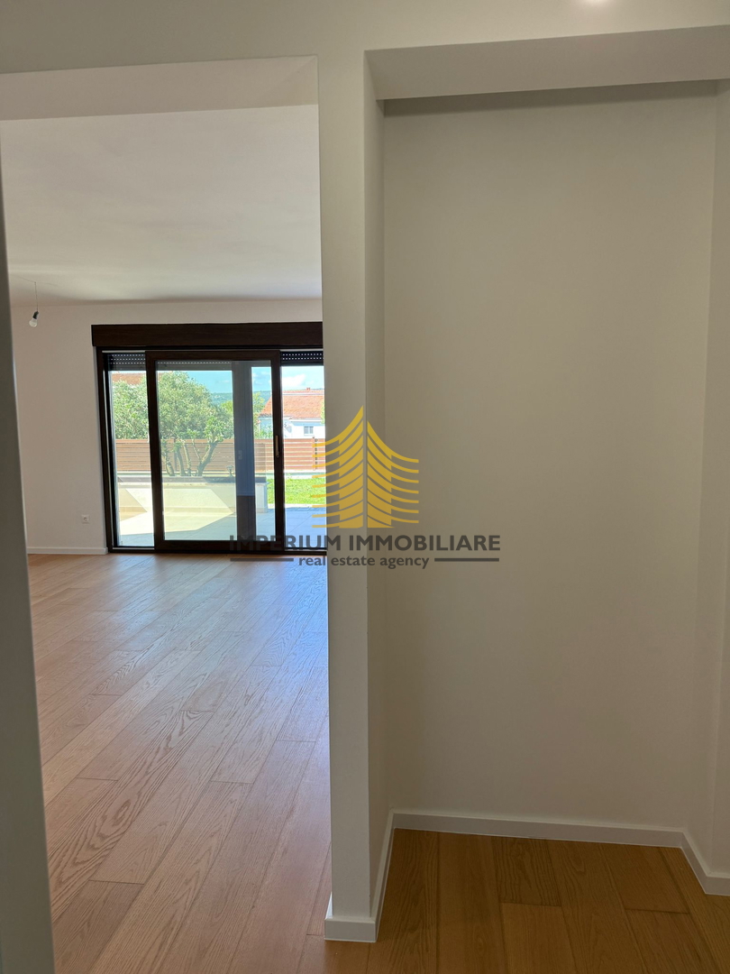 Appartamento, Vendita, Sveti Filip e Giacomo, Turanj, 100m2, 2,5 locali (2 camere + soggiorno)