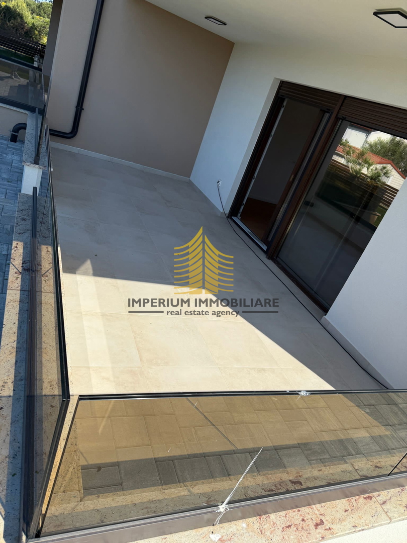 Appartamento, Vendita, Sveti Filip e Giacomo, Turanj, 100m2, 2,5 locali (2 camere + soggiorno)
