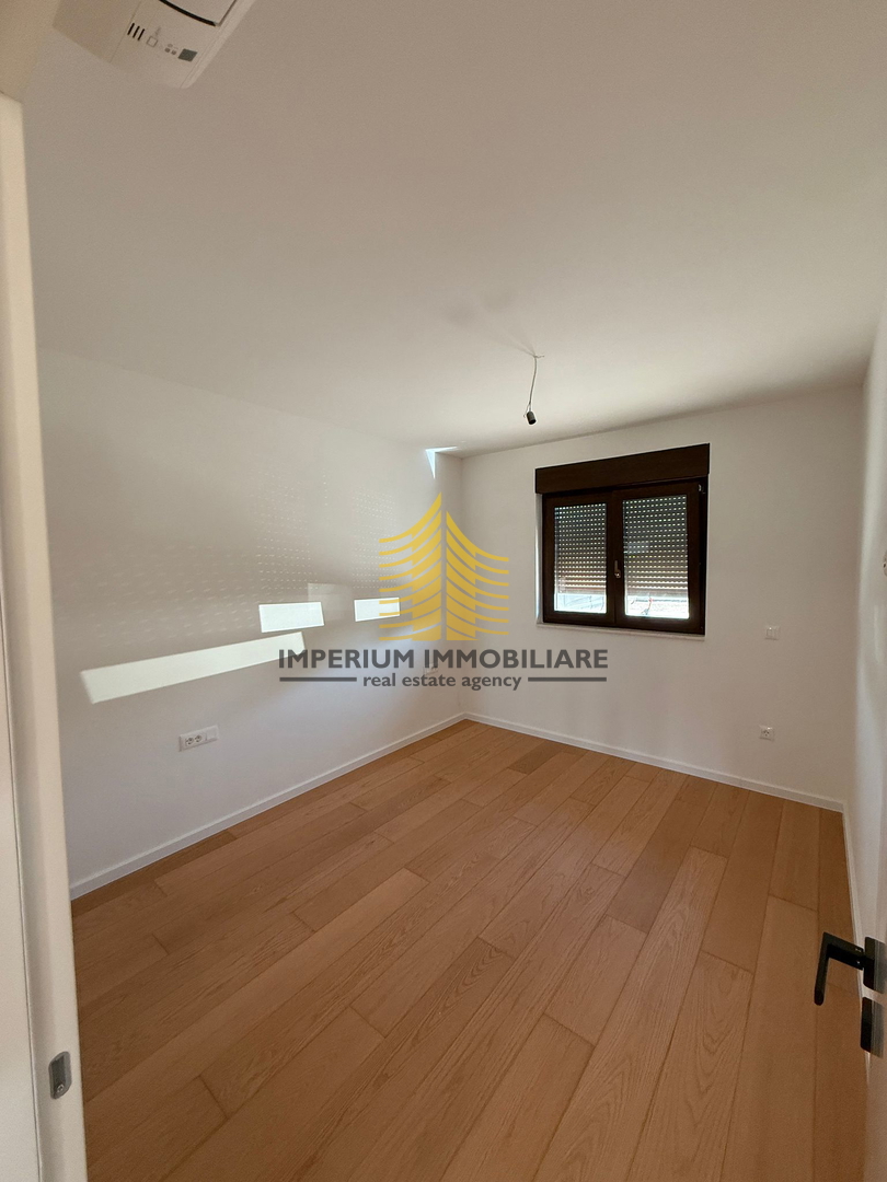 Appartamento, Vendita, Sveti Filip e Giacomo, Turanj, 100m2, 2,5 locali (2 camere + soggiorno)