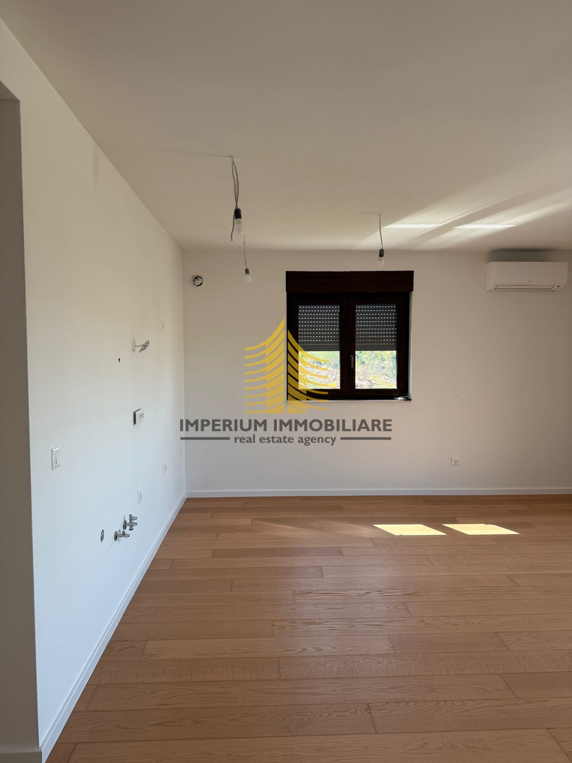 Appartamento, Vendita, Sveti Filip e Giacomo, Turanj, 100m2, 2,5 locali (2 camere + soggiorno)