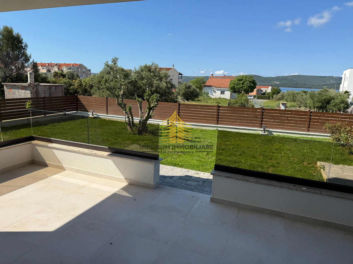 Appartamento, Vendita, Sveti Filip e Giacomo, Turanj, 100m2, 2,5 locali (2 camere + soggiorno)