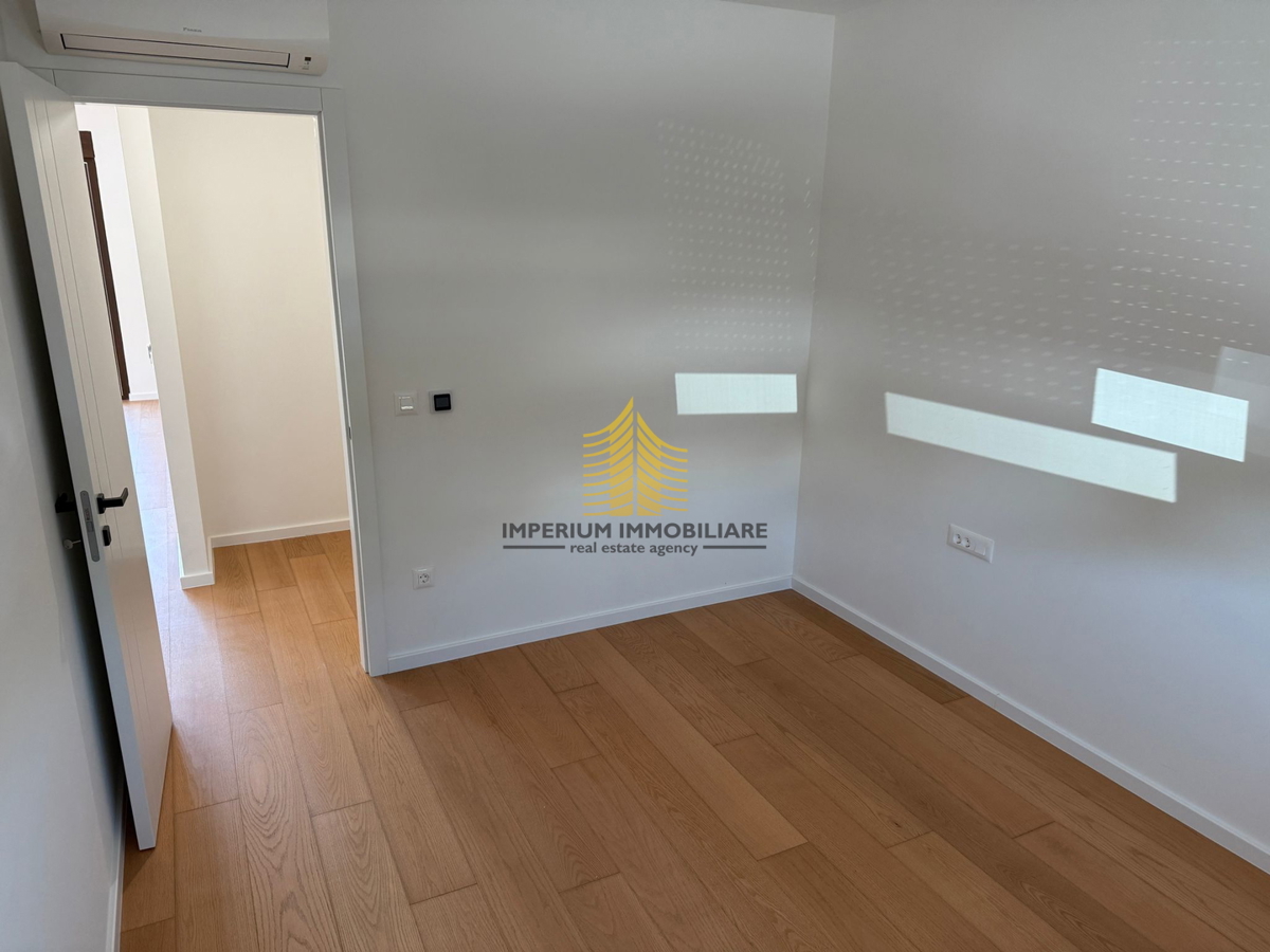 Appartamento, Vendita, Sveti Filip e Giacomo, Turanj, 100m2, 2,5 locali (2 camere + soggiorno)