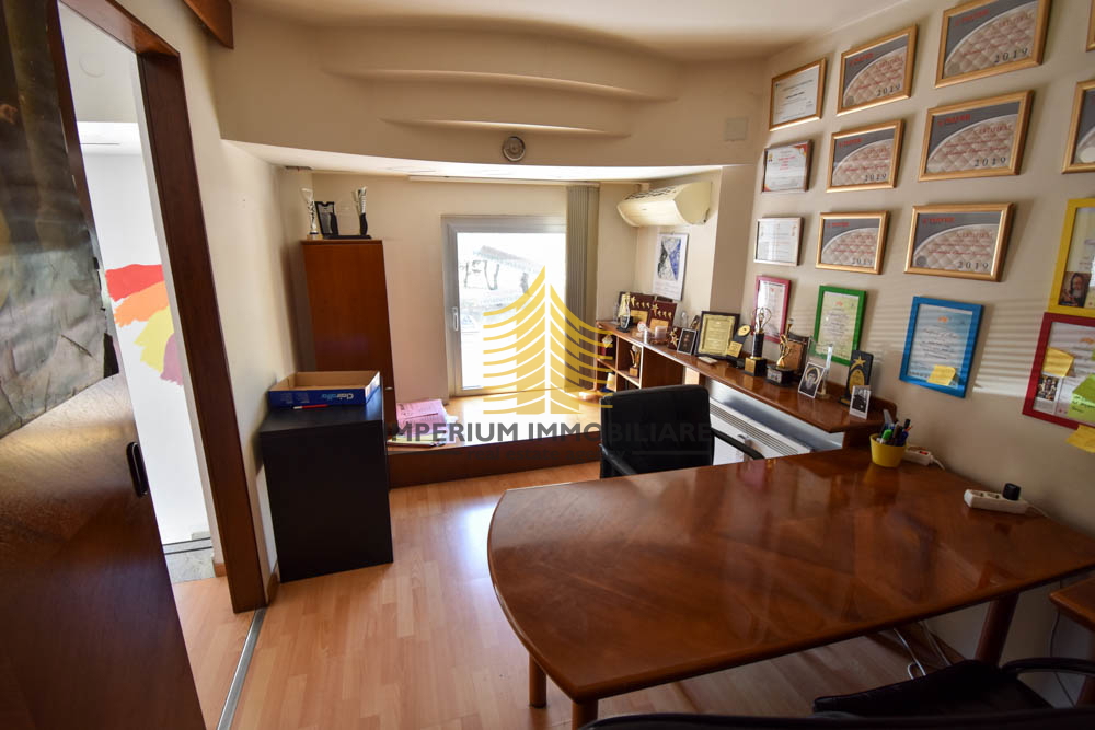 Locale commerciale, Vendita, Trnje, Savica, 150m2, Spazio per servizi