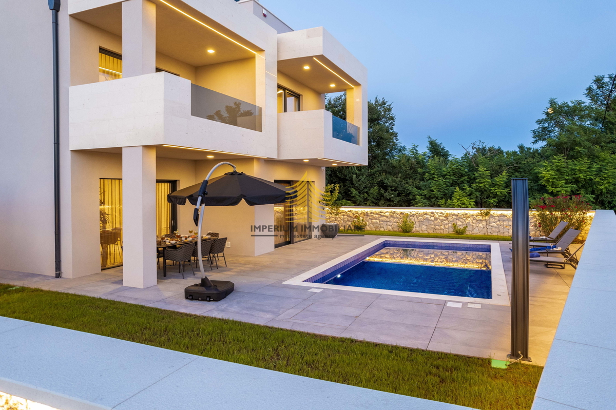 Casa, Vendita, Privlaka, 450m2, Villa