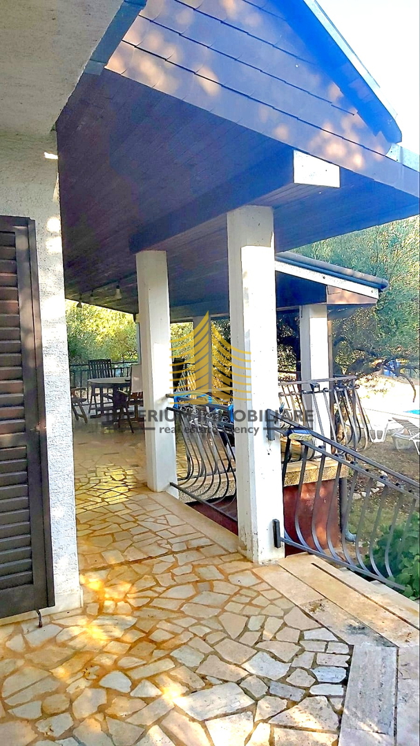 Casa, Vendita, Poreč, Kukci, 330m2, Indipendente