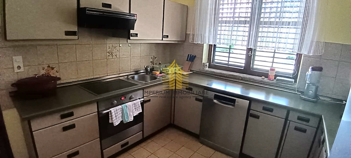 Casa, Vendita, Poreč, Kukci, 330m2, Indipendente