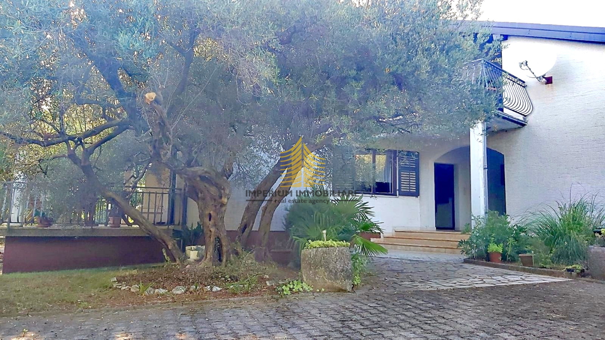 Casa, Vendita, Poreč, Kukci, 330m2, Indipendente