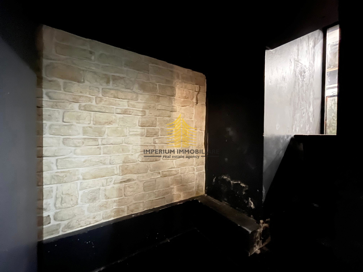 Locale commerciale, Vendita, Donji Grad, Donji grad, 23m2, Spazio per servizi