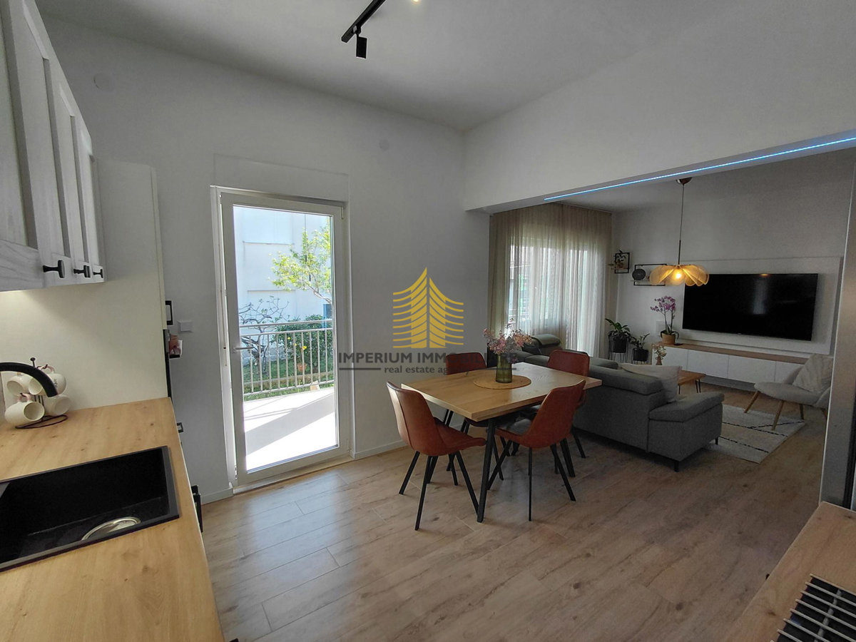 Appartamento, Vendita, Kaštel Lukšić, 55m2, 2,5 locali (2S+DB)