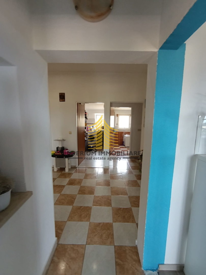 Appartamento, Vendita, Kaštel Štafilić, 112,86 m2, 3,5 locali (3 camere + soggiorno)