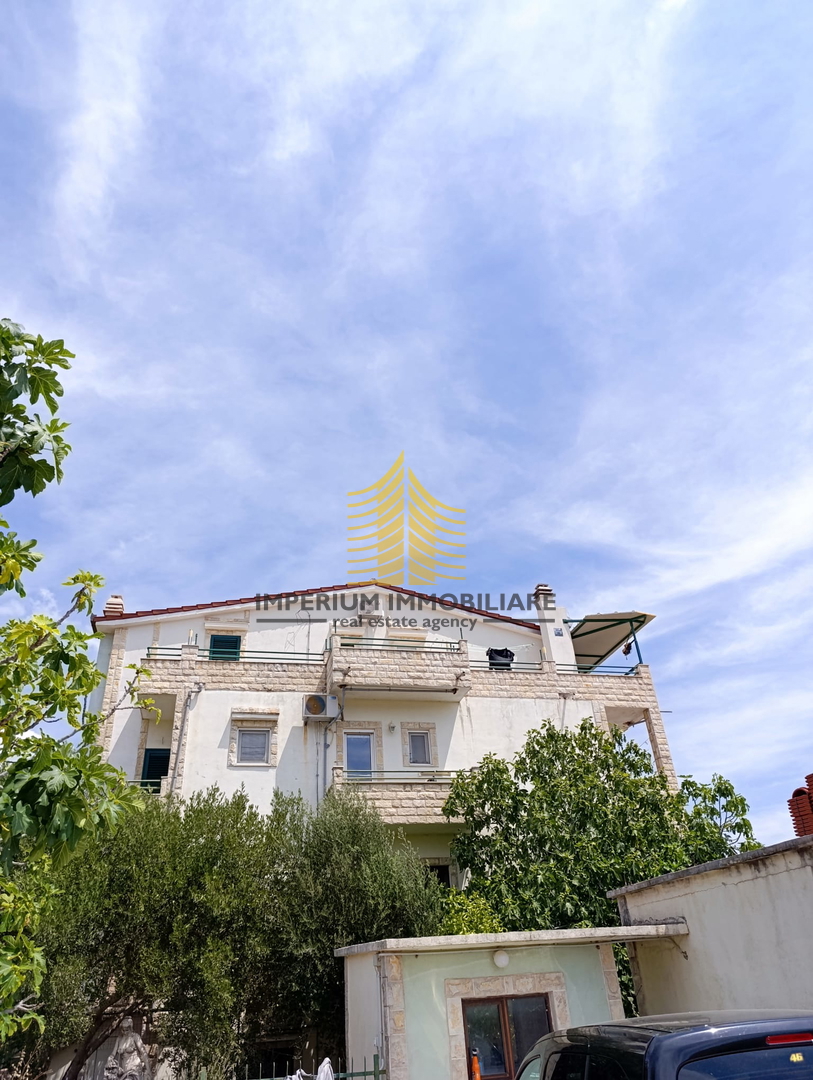 Appartamento, Vendita, Kaštel Štafilić, 112,86 m2, 3,5 locali (3 camere + soggiorno)