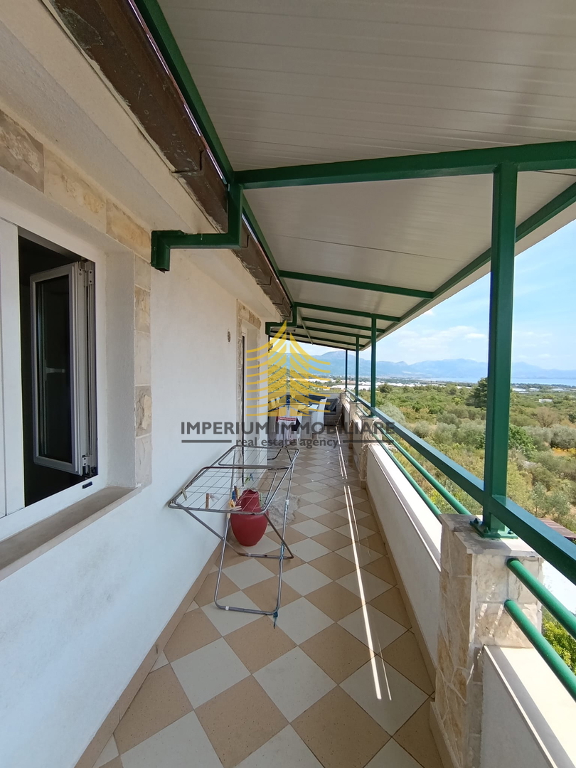 Appartamento, Vendita, Kaštel Štafilić, 112,86 m2, 3,5 locali (3 camere + soggiorno)
