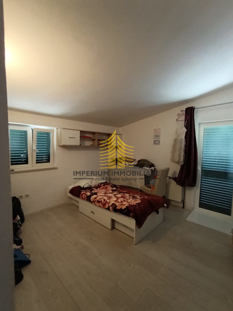 Appartamento, Vendita, Kaštel Štafilić, 112,86 m2, 3,5 locali (3 camere + soggiorno)