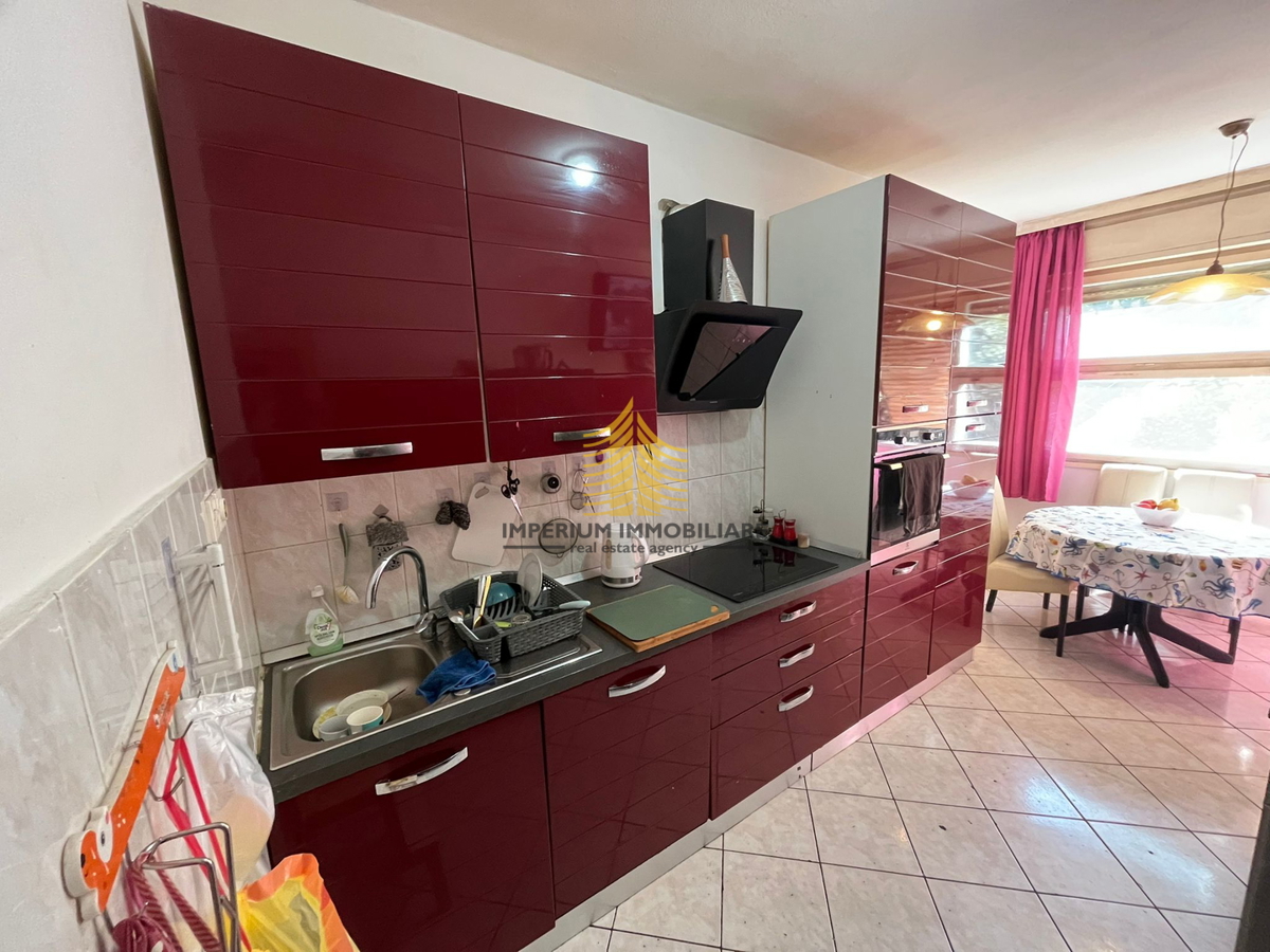 Appartamento, Vendita, Spalato, Bol, 68,6 m2, 2,5 vani (2 camere + soggiorno)