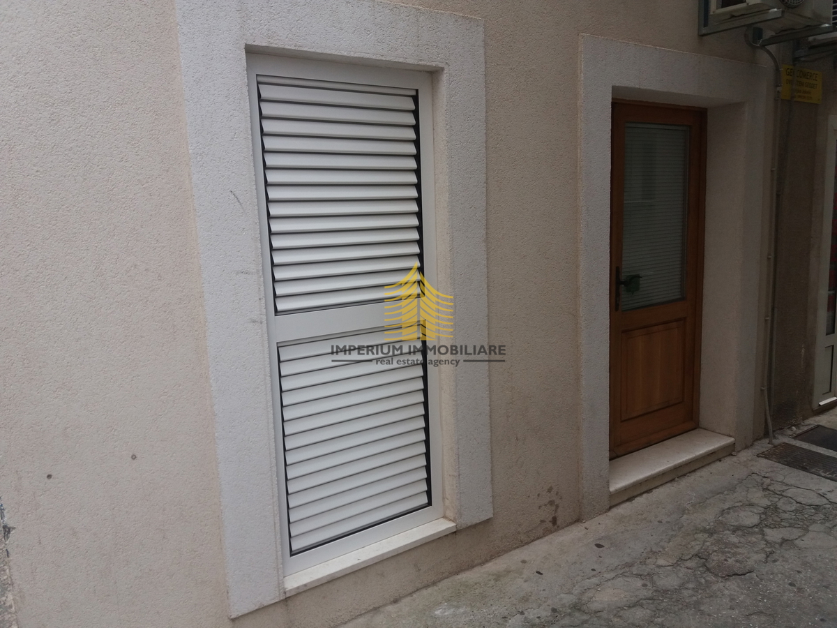 Locale commerciale, Vendita, Sebenico, Varoš, 13,2 m2, Complesso commerciale