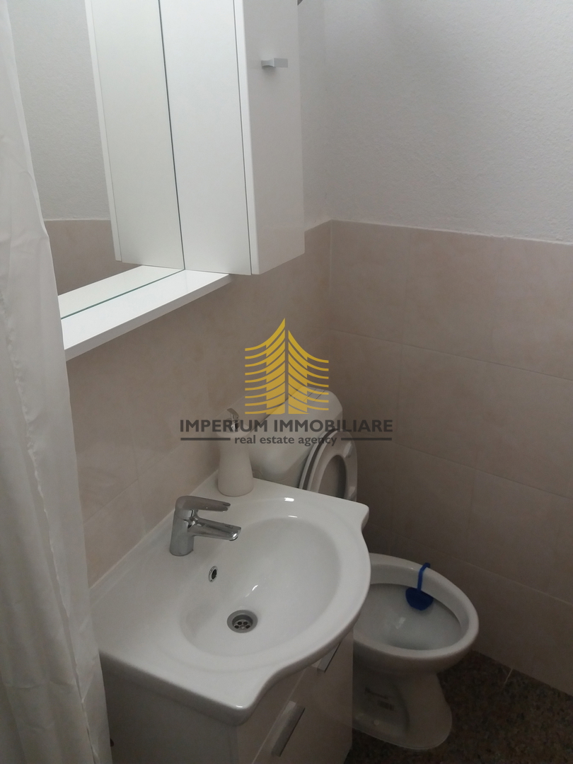 Locale commerciale, Vendita, Sebenico, Varoš, 13,2 m2, Complesso commerciale