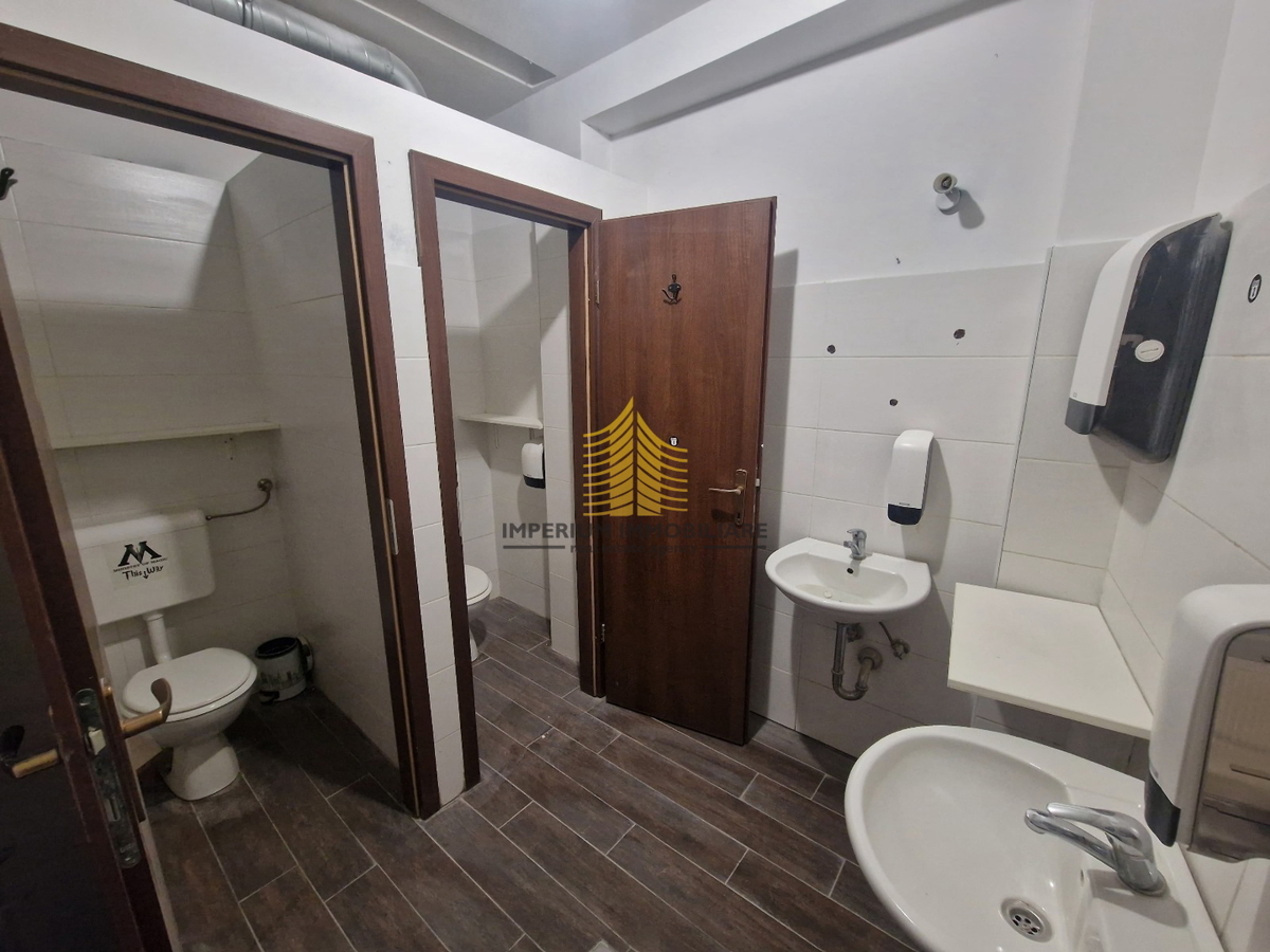 Spazio commerciale, Vendita, 13790, 225m2, Spazio per servizi