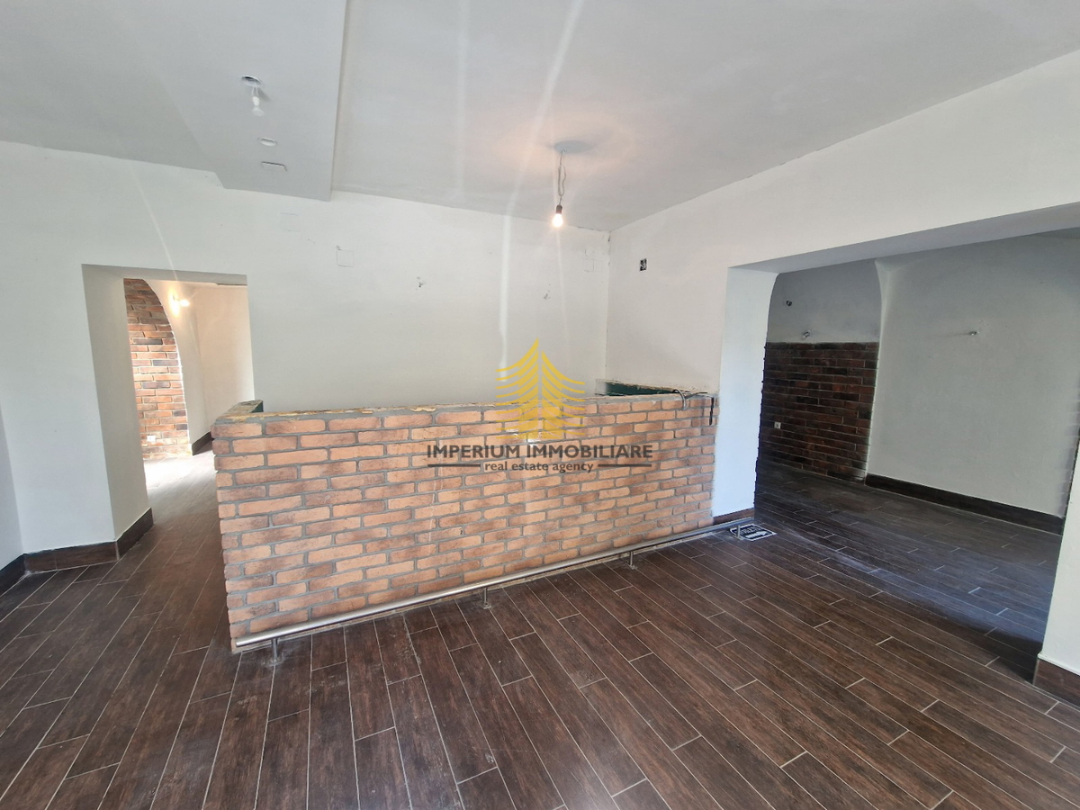 Spazio commerciale, Vendita, 13790, 225m2, Spazio per servizi