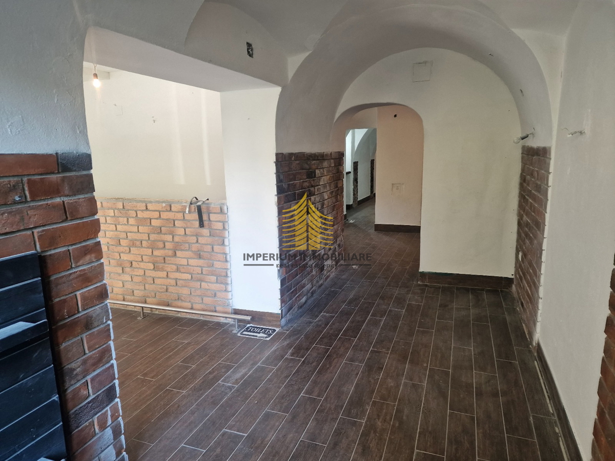 Spazio commerciale, Vendita, 13790, 225m2, Spazio per servizi