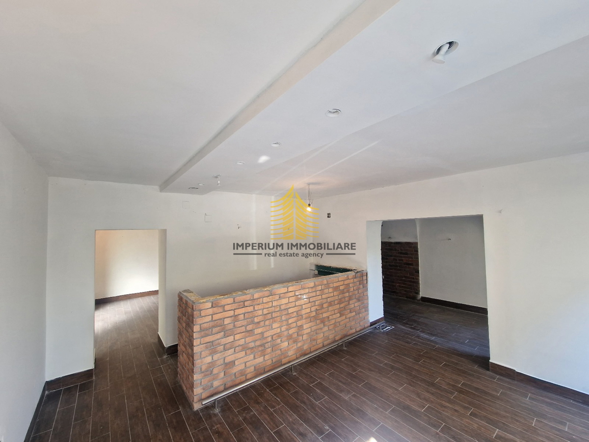 Spazio commerciale, Vendita, 13790, 225m2, Spazio per servizi