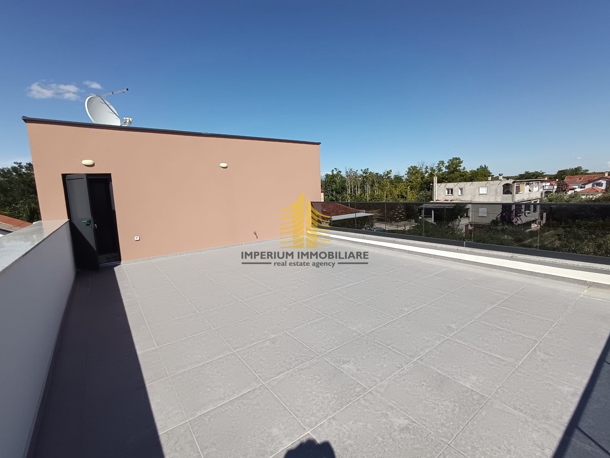 Appartamento, Vendita, Privlaka, 103,50 m², 3,5 locali (3 camere + soggiorno con angolo cottura)