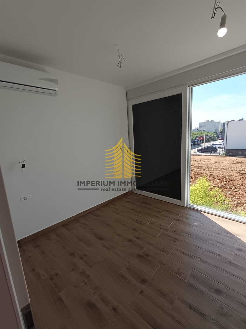 Appartamento, Vendita, Privlaka, 103,50 m², 3,5 locali (3 camere + soggiorno con angolo cottura)