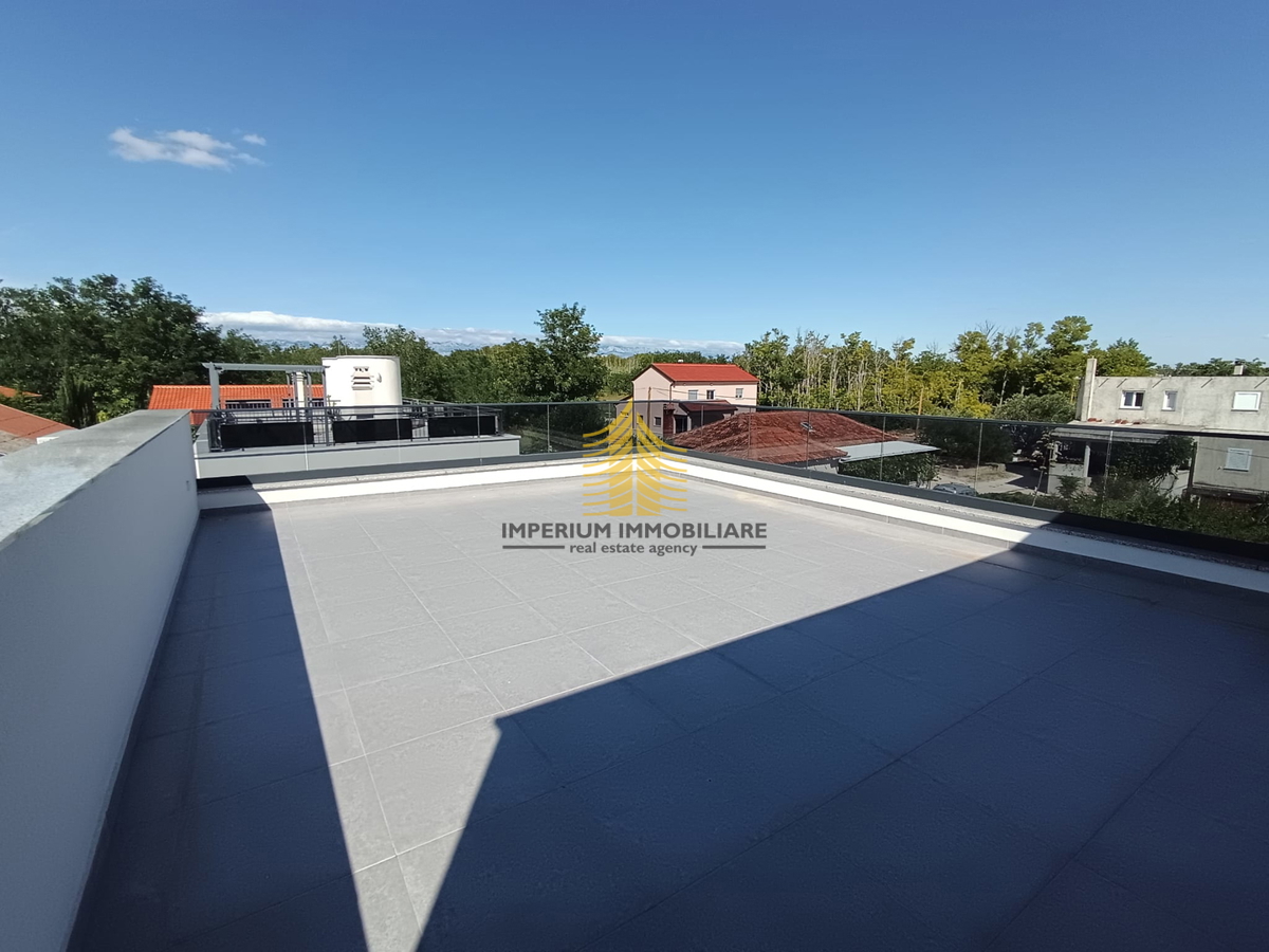 Appartamento, Vendita, Privlaka, 103,50 m², 3,5 locali (3 camere + soggiorno con angolo cottura)