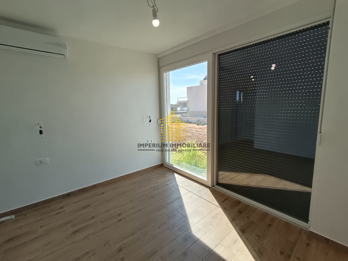Appartamento, Vendita, Privlaka, 103,50 m², 3,5 locali (3 camere + soggiorno con angolo cottura)