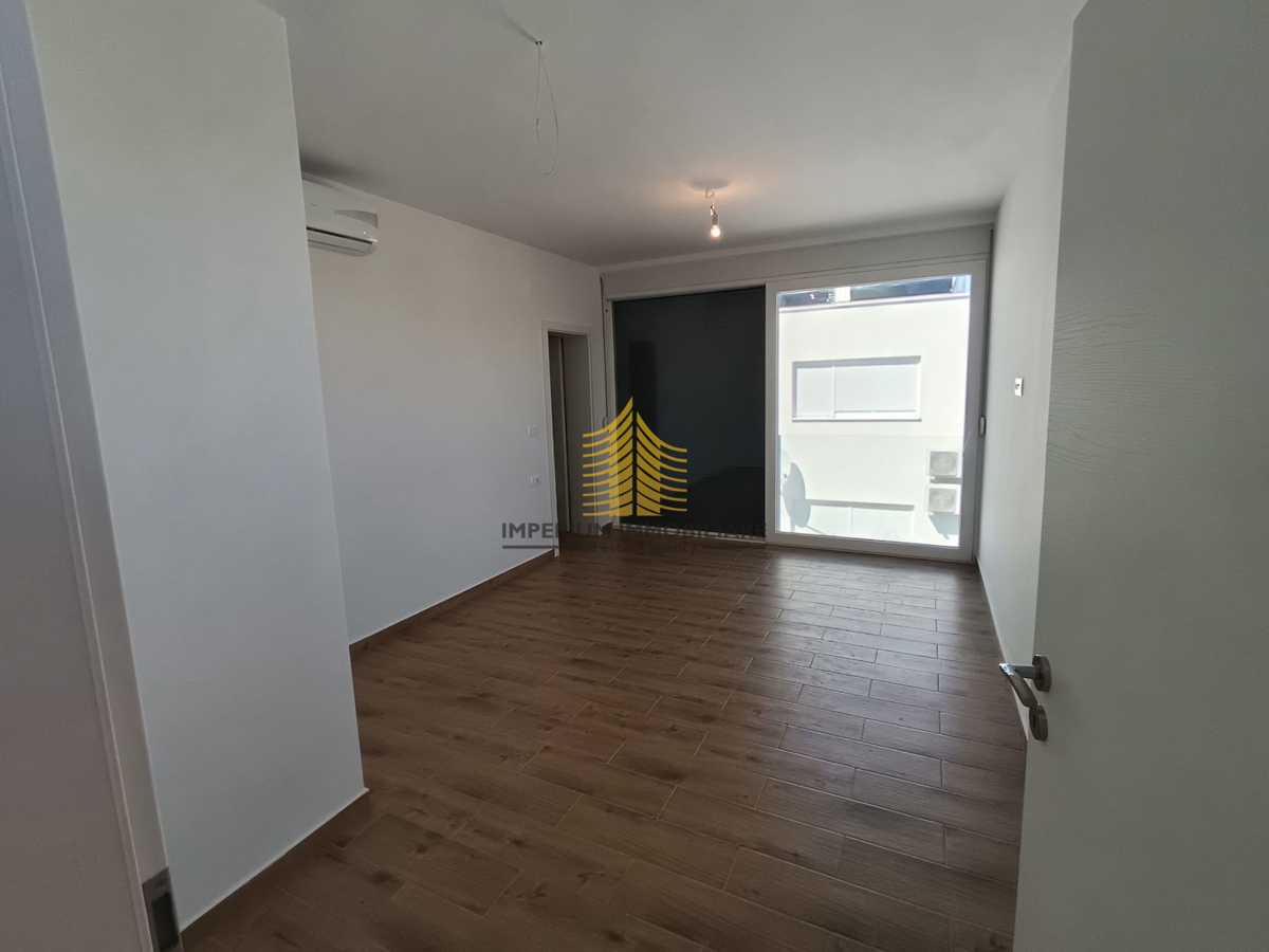Appartamento, Vendita, Privlaka, 103,50 m², 3,5 locali (3 camere + soggiorno con angolo cottura)