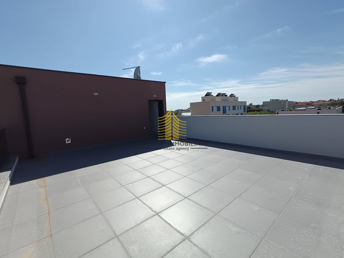 Appartamento, Vendita, Privlaka, 103,50 m², 3,5 locali (3 camere + soggiorno con angolo cottura)